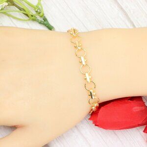 "Trendy Handmade Bracelet – A Thoughtful Gift for Girls & Women | UNVRC1599